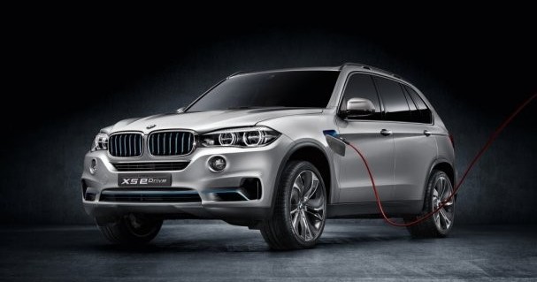 Елктро-позашляховик BMW X5 Edrive