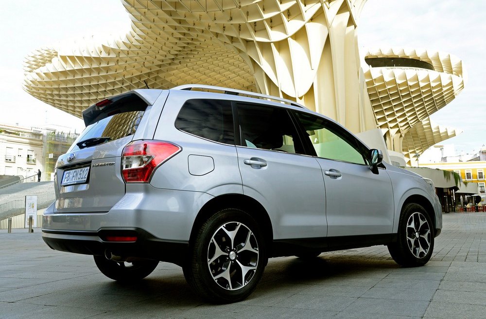 Subaru_Forester_фото_2013
