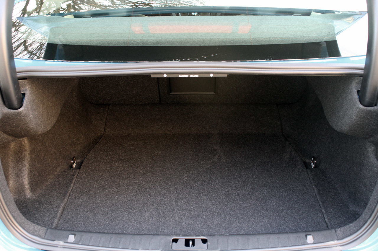 Volvo S60 2014 багажник