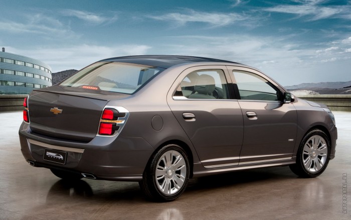 chevrolet_cobalt_фото_2013