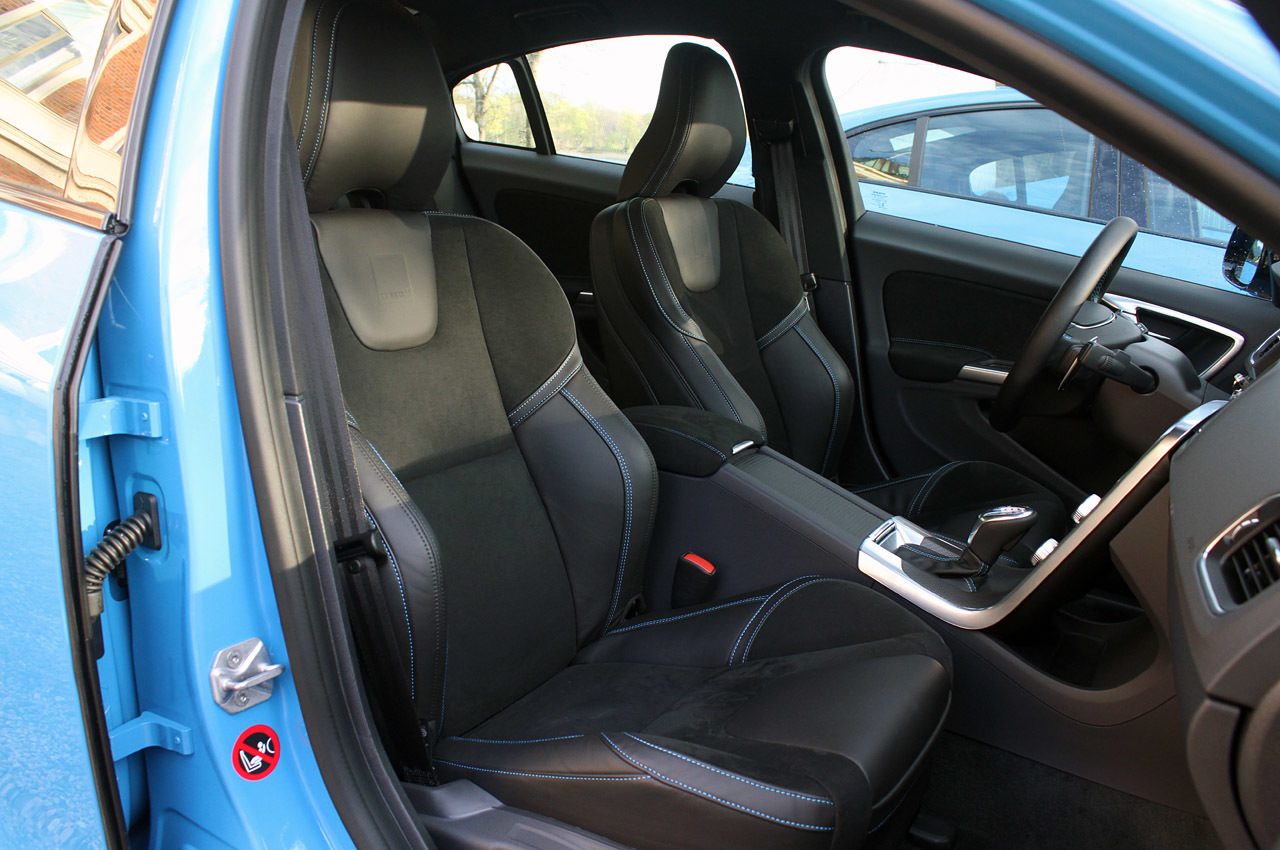 Фото 2014 Volvo S60 салон