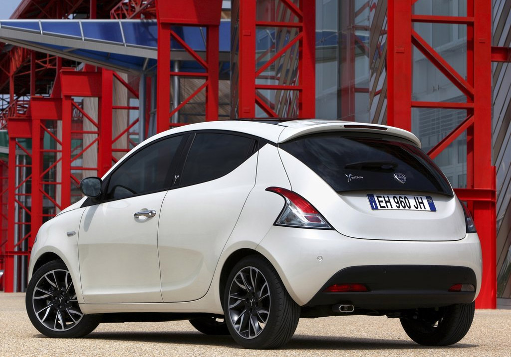 Lancia_Ypsilon_фото_2012