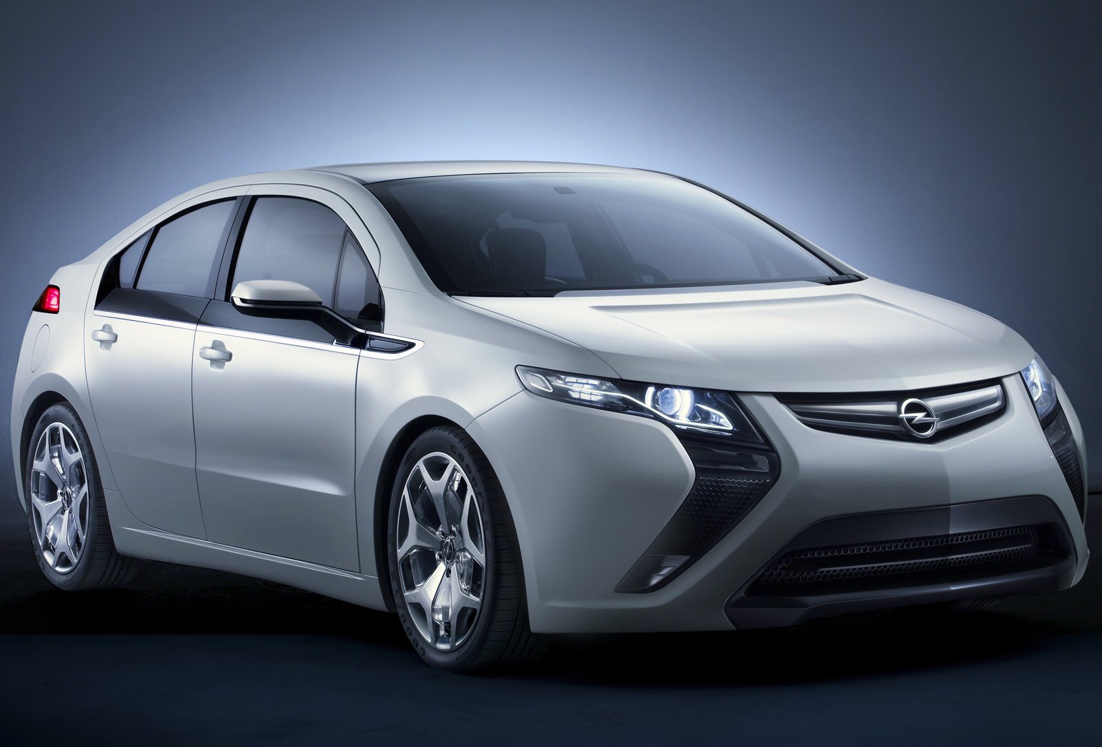 Opel_Ampera_фото_2014