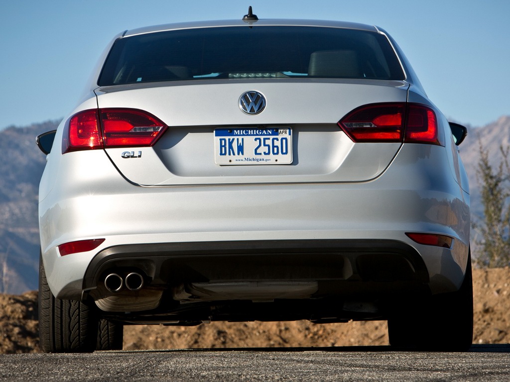 Авто_Volkswagen_Jetta_фото_2013