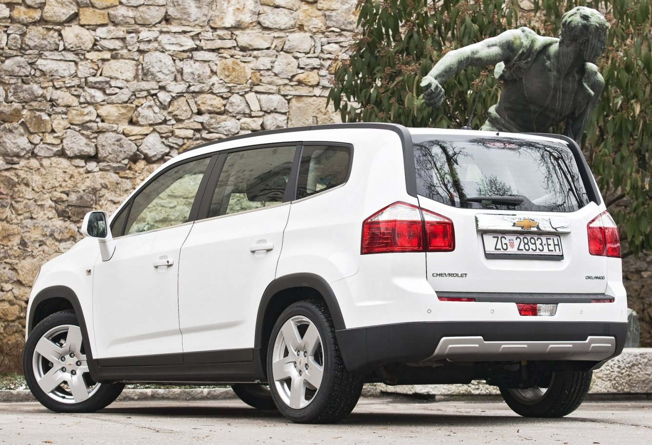 Авто_Шевроле_Орландо_фото