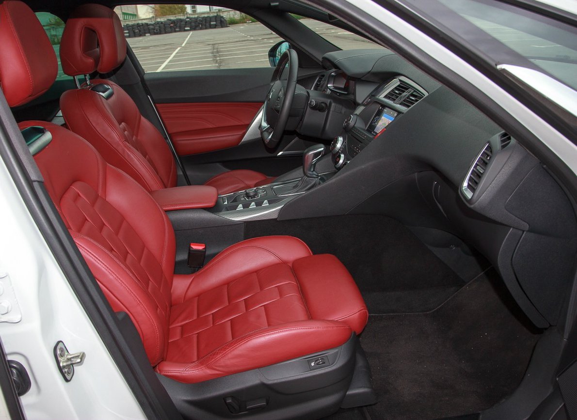 Тест-драйв Citroen DS5