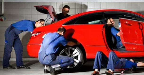 Огляд_автомобіля_покупцем