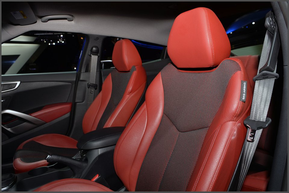 Фото-Hyundai Veloster Turbo R-Spec-салон