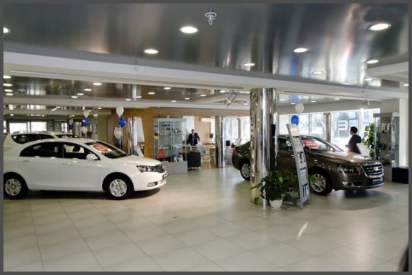 Автосалон Emgrand в Києві