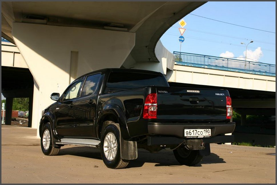 Тойота_Хайлюкс-фото-2012