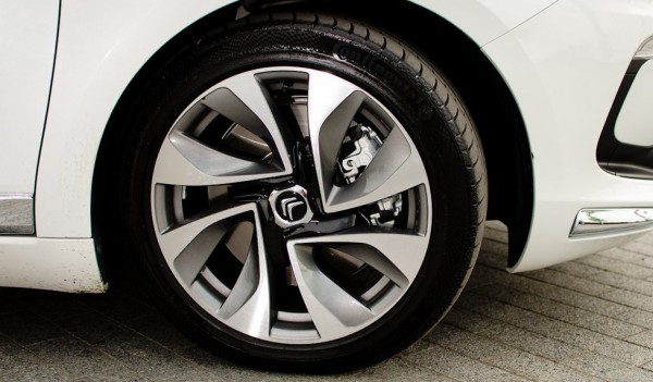 Тест-драйв Citroen DS5 - диски