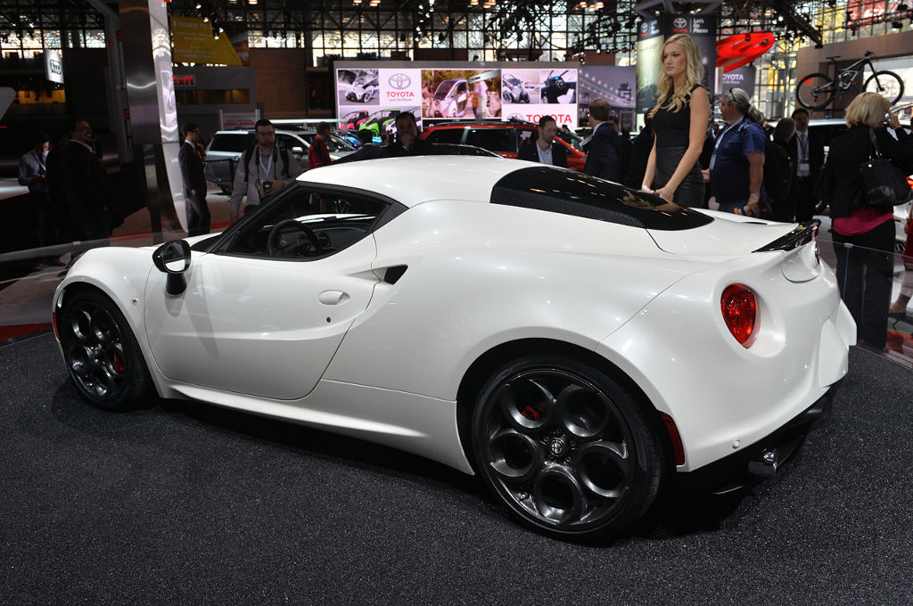 Alfa-romeo-4c-launch-edition-фото 2