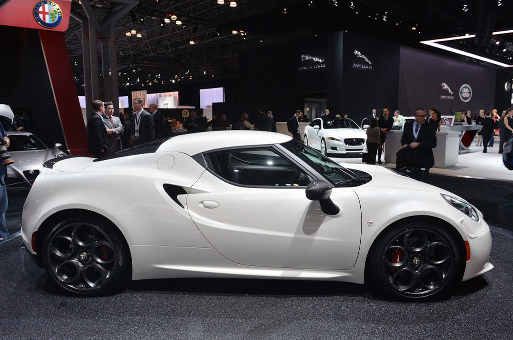 Alfa-romeo-4c-launch-edition-фото 3