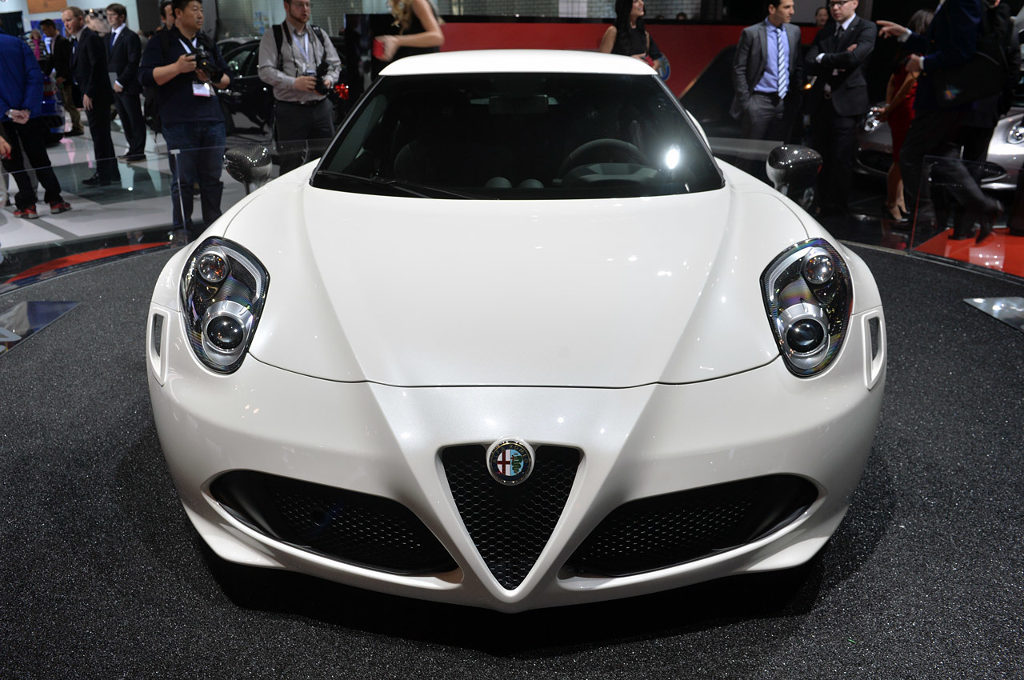 Alfa-romeo-4c-launch-edition-фото 4