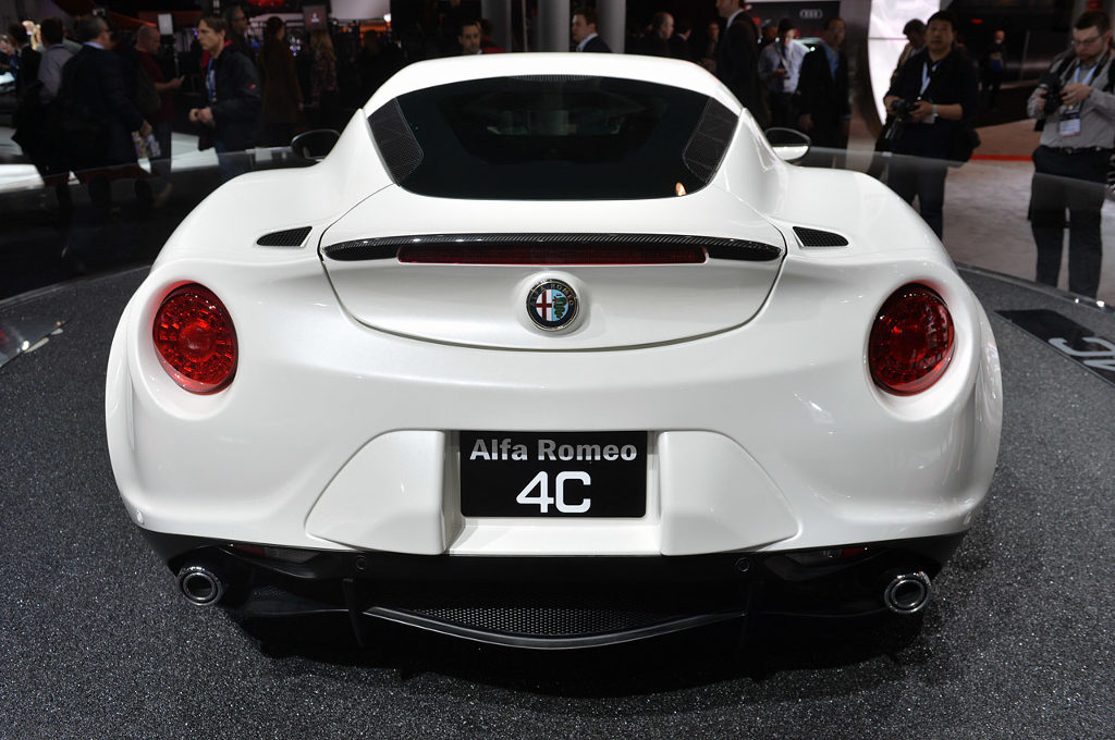 Alfa-romeo-4c-launch-edition-фото 5