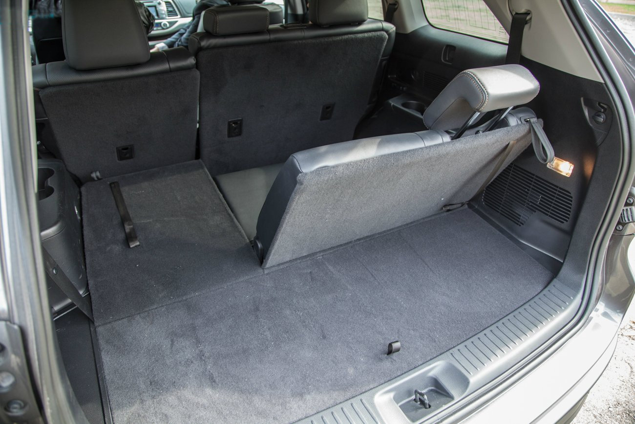 Тест-драйв Toyota Highlander - задні сидіння 3