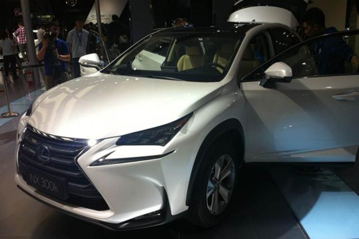 Фото Lexus NX 300h