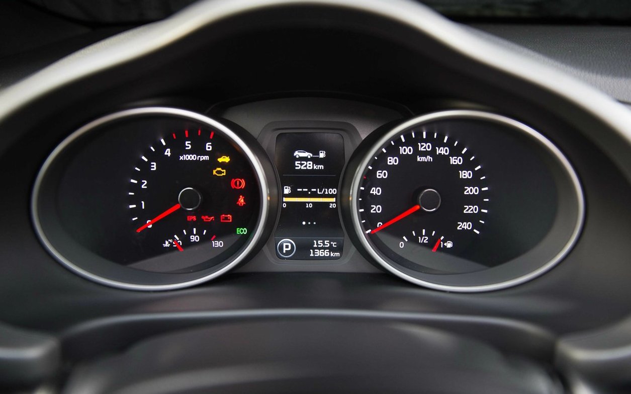тест-драйв KIA Sportage 2014 - панель приладів