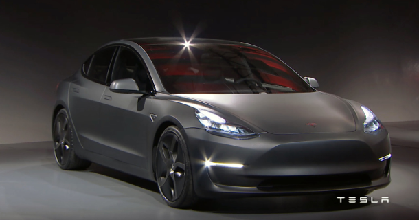 Tesla представила Model 3 -электромобиль за $35000